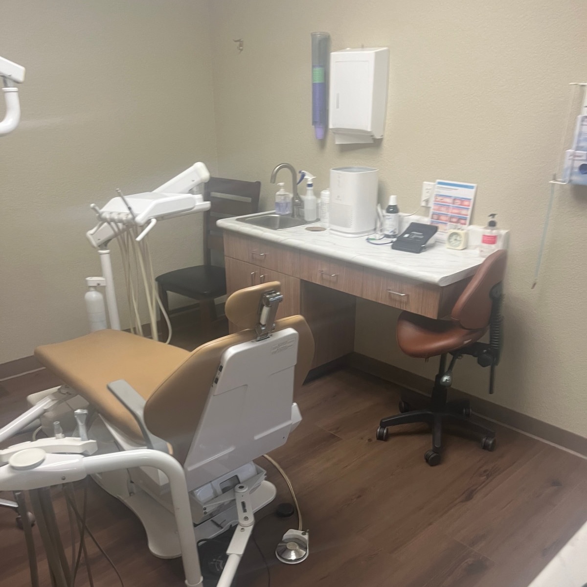 Dental office room completed by Dry Creek Construction 