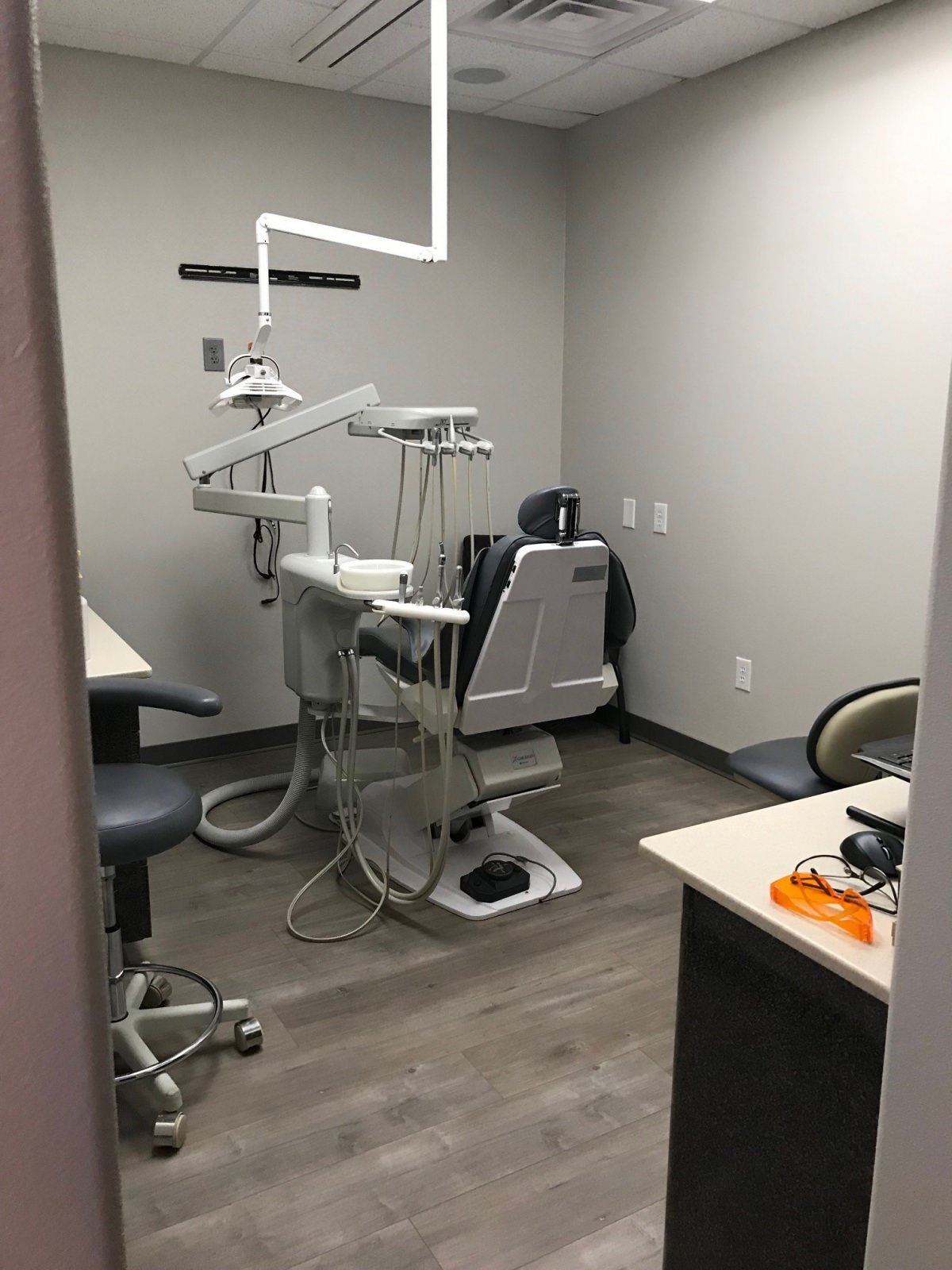 Dental room completed by Dry Creek Construction - lightbox